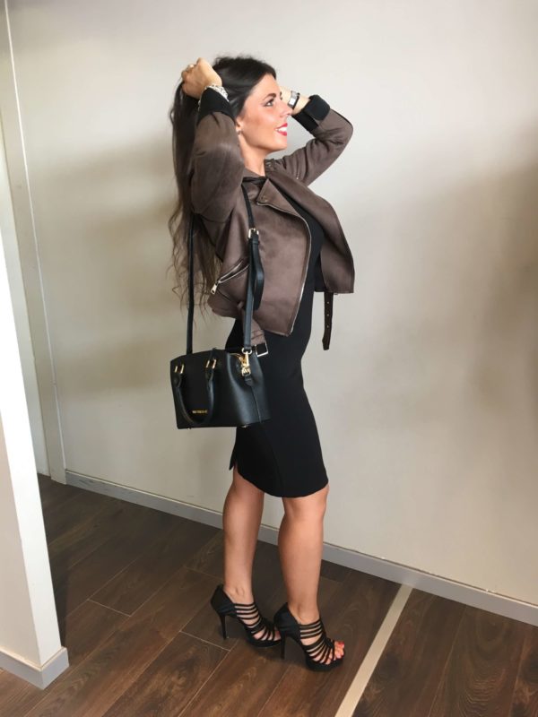 Abito nero e giacca pelle marrone Lazzari abbigliamento donna Bergamo collezione vestiti autunno inverno 2018-2019