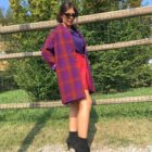 Gonna a portafogli rossa, top e giacca viola a quadri Lazzari abbigliamento donna Bergamo collezione vestiti autunno inverno 2018-2019